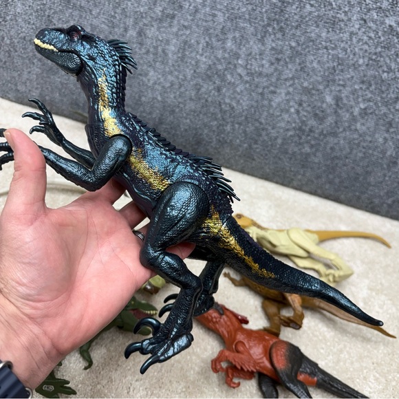 Jurassic World ? dinosaur figures collection lot x8 AS IS - Picture 9 of 11
